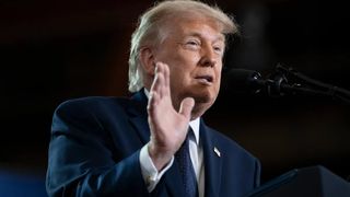 A promis bere gratis &icirc;n ziua morții lui Donald Trump. Acum ideea s-a &icirc;ntors contra lui