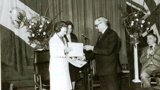 Codul secret al Elenei Ceaușescu și motivul pentru care &bdquo;Cabinetul 2&rdquo; a impus telefoane speciale, fără disc, &icirc;n instituțiile-cheie ale statului