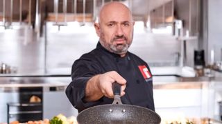 Chef Cătălin Scărlătescu a cerut falimentul firmei sale. Datoriile sunt colosale