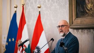 Hunor vrea revizuirea taxelor locale. Răspuns rapid de la PNL: E greu să vii retroactiv pe o legislaţie