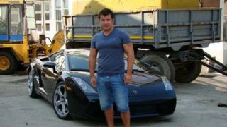 Ce vicii are de fapt Adi de la V&acirc;lcea. Artistul nu se mai ascunde