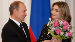 Documente obținute de jurnaliști dezvăluie cum sunt crescuți copiii lui Putin cu Kabaeva