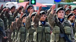 Serviciul militar obligatoriu. Schimbare istorică &icirc;n recrutare, discutată &icirc;ntr-o țară UE