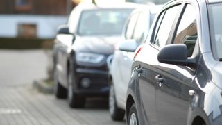 Regula RCA care &icirc;ți returnează bani. Ce trebuie să facă șoferii după v&acirc;nzarea mașinii