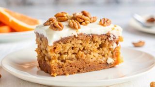 Prăjitură cu morcovi și nuci. O poți pregăti &icirc;n Postul Mare