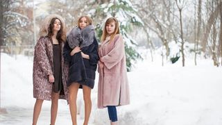 Cum să te &icirc;mbraci elegant iarna fără să mori de frig. Trucuri simple