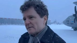 Imaginile cu Nicușor Dan &icirc;nzăpezit la Paris, văzute de Băsescu: Umilință!