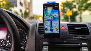 Poliția Rutieră poate sancționa șoferii care folosesc Waze. Situațiile vizate