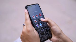 Risc mare de fraude online pe aplicațiile de mesagerie. Revolut anunță creștere cu 233%