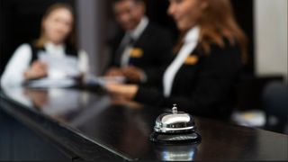 Cum se calculează sporul de noapte și cine poate lucra &icirc;n schimbul trei. Domeniile &icirc;n care se găsesc cele mai multe joburi