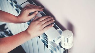 Cum să reduci consumul de gaz fără să-ți fie frig. Soluții eficiente pentru o casă mai caldă și facturi mai mici