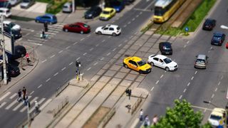 Regula din intersecție pe care cei mai mulți șoferi o ignoră. Provoacă unele dintre cele mai grave accidente, spune Poliția Rutieră
