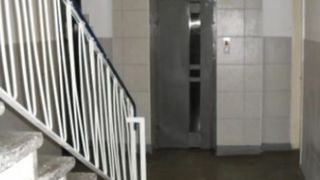 Mai bine pentru milioane de bătr&acirc;ni. Blocurile vechi ar putea fi dotate cu lifturi printr-un program național