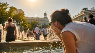 Rom&acirc;nia intră &icirc;ntr-un nou episod de caniculă severă. Temperaturile pot ajunge la 40 de grade &icirc;n vestul țării