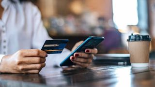 Ce trebuie să faci dacă banca &icirc;ți blochează contul pentru &bdquo;clarificarea sursei banilor&rdquo; și ce documente pot debloca fondurile