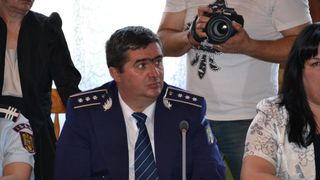 Istoria uitată a faptelor polițistului Viorel Caragea, numit de USR să aibă grijă de armamentul țării. Lupta cu generalul Dobrițoiu