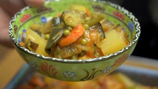 Rețetă ghiveci călugăresc la cuptor. M&acirc;ncare de post plină de legume și arome naturale