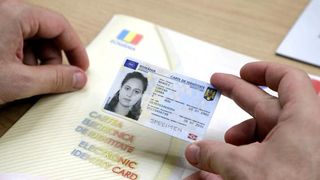 CEI, alternativa mai ieftină la pașaport pentru minorii sub 14 ani. Părinții cheltuie mult mai puțin pentru eliberarea documentului