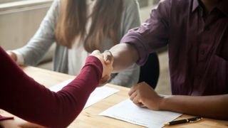 Trei zodii &icirc;și schimbă jobul &icirc;n aprilie. Decizii rapide și noi &icirc;nceputuri