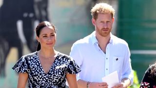 Harry și Meghan, acuzați de ipocrizie după ce ar fi luat decizia să petreacă mai mult timp &icirc;n Marea Britanie
