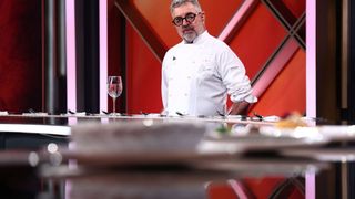 Semifinala Chefi la cuțite aduce o jurizare de excepție: Chef-ul cu 3 stele Michelin Mauro Uliass