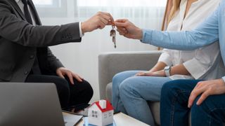 Un detaliu important poate schimba radical prețul unei locuințe noi. Ce trebuie să verifice cumpărătorii