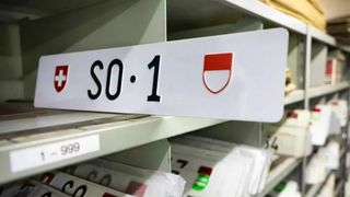 Cea mai scumpă plăcuța de &icirc;nmatriculare din Elveția, v&acirc;ndută pentru o sumă cu șașe cifre