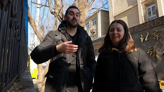 Doi rom&acirc;ni opriți la frontieră, interogați și expulzați din Rusia. Dezvăluirile unui cuplu de vloggeri