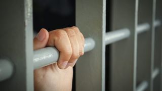 Povestea unei crime de acum 30 de ani. Mărturia studentului care &icirc;ntr-o criză de furie și-a atacat iubita și pe gazda acesteia