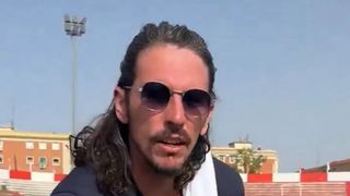 Și-a alergat fotbașiștii musulmani cu un jambon. Cum a &icirc;ncercat un șef de club din Spania să-i facă să măn&acirc;nce carne de porc