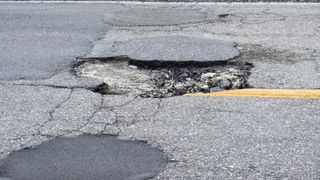 Despăgubiri de 100.000 de euro  pentru un biciclist din București, care și-a pierdut splina din cauza unei gropi. Procesul a durat 12 ani