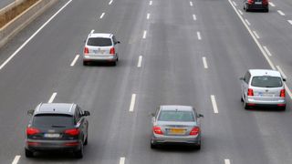 Reguli noi pentru șoferi. Echipamentele care devin obligatorii de la 1 ianuarie