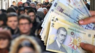 Rate mai mari din cauza ROBOR. Cum pot cere despăgubiri clienții băncilor sancționate
