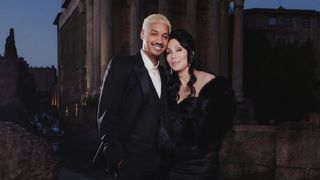 Cher ar putea ajunge din nou la altar. Vrea să se căsătorească cu iubitul ei mai tânăr cu 40 de ani