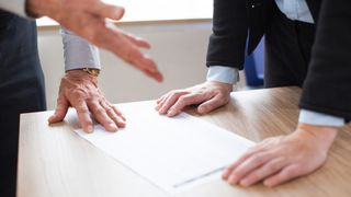 &bdquo;Quiet firing&rdquo; sau concedierea tăcută &icirc;n corporații ridică &icirc;ntrebări despre limitele legale ale presiunii manageriale