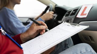 Obținerea permisului de conducere. Unde se oprește numărul încercărilor