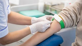 Ce analize poți face gratuit &icirc;n 2026, chiar dacă nu ai asigurare medicală