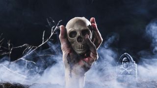 Strigoii și vampirii din Rom&acirc;nia. Ce ascund arhivele despre morții care se &icirc;ntorceau