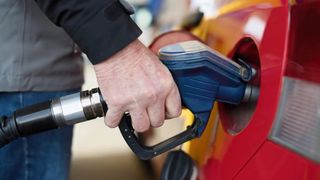 Decizia-cheie pentru mașinile pe benzină și motorină. Schimbare oficială &icirc;n sectorul auto