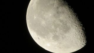 Ce au descoperit astronauții dincolo de fața nevăzută a Lunii