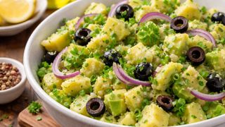 Rețetă simplă de salată orientală. Te cucerește de la prima lingură