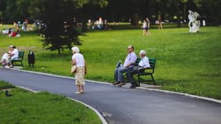 C&acirc;t valorează beneficiile pe care le primesc pensionarii, pe l&acirc;ngă bani