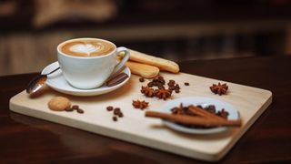 C&acirc;tă cafea poți bea pe zi fără să-ți afectezi inima. Un nou studiu stabilește limita