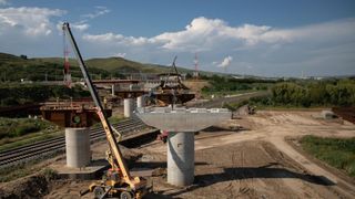 Tunel pentru urși pe autostrada Brașov &ndash; Făgăraș. Proiectul de 7,74 miliarde a primit undă verde