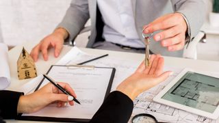Piața imobiliară intră &icirc;ntr-o nouă etapă. Scenariul pe care aproape nimeni nu &icirc;l mai lua &icirc;n calcul