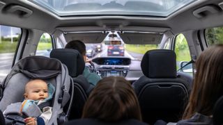 Greșeala care poate costa peste o mie de lei &icirc;n trafic. Regula din Codul Rutier ignorată de mulți șoferi