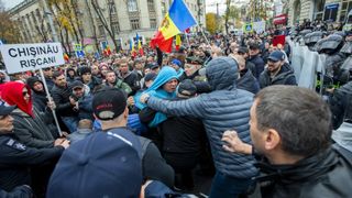 Tineri din Republica Moldova, ademeniți de ruși cu 500 de dolari pentru a destabiliza Europa. Erau trimiși &icirc;n tabere din Bosnia și Serbia