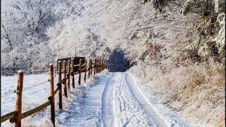 &Icirc;ncep ninsorile abundente &icirc;n Rom&acirc;nia. Regiunile &icirc;n care se va așterne zăpada &icirc;ncep&acirc;nd din Ajun