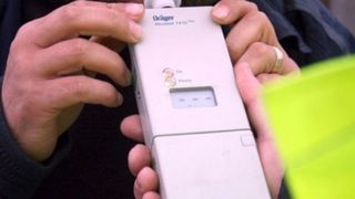 De la etilotest la dosar penal. Situațiile &icirc;n care răm&acirc;i fără permis sau ajungi &icirc;n instanță