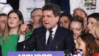 E OFICIAL! Nicușor Dan anunță de la Bruxelles creșterea v&acirc;rstei de pensionare! Acești rom&acirc;ni sunt vizați direct!